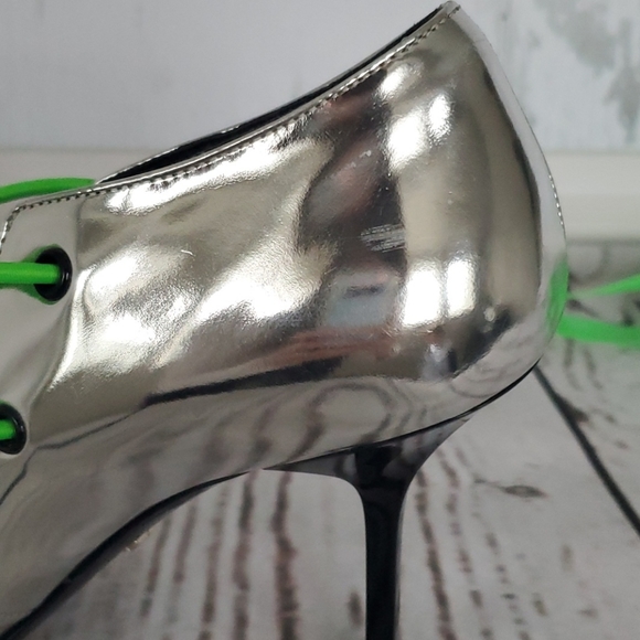 Prada - Picture 11 of 14